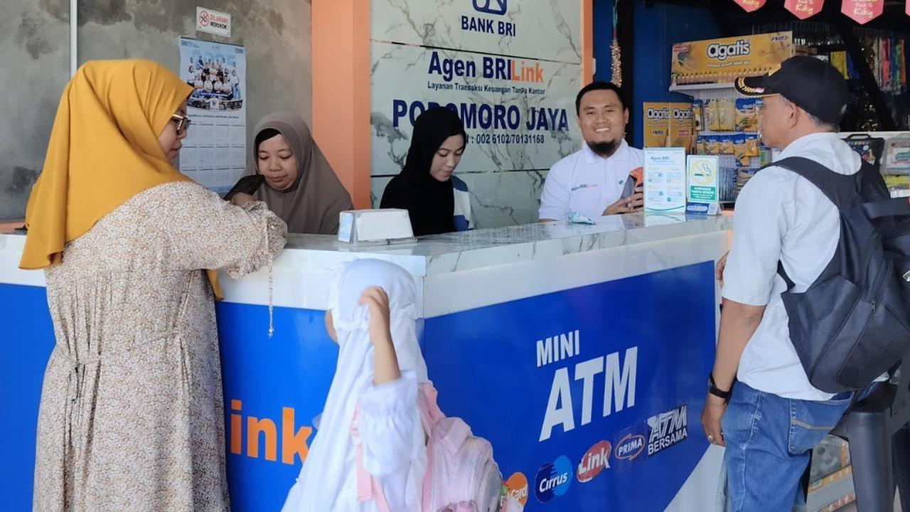 AgenBRILink Podomoro Jaya Ini Dekatkan Akses Layanan Keuangan bagi Petani di Kabupaten Gowa