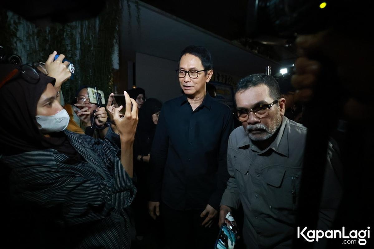 Ada Anies Baswedan - Ahok, Potret Suasana Rumah Duka Suami Najwa Shihab yang Sudah Ramai Didatangi Pelayat