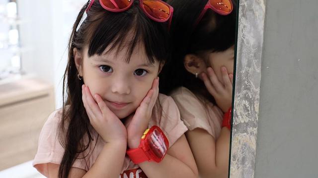 7 Potret Gempi Berkacamata, Masih 4 Tahun Alami Minus dan Silinder