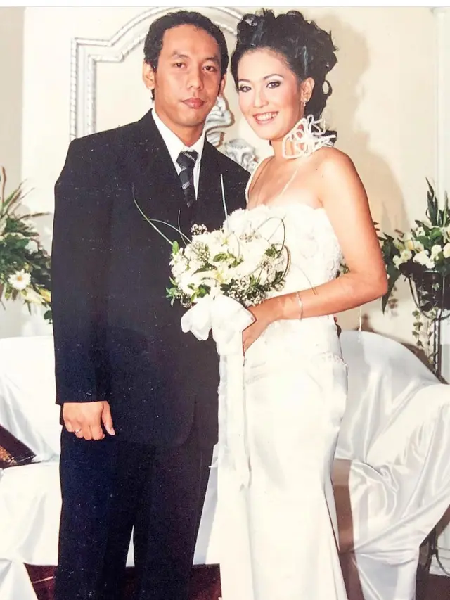 19 Tahun Menikah, Ini 7 Potret Lawas Pongki Barata dan Sophie Navita