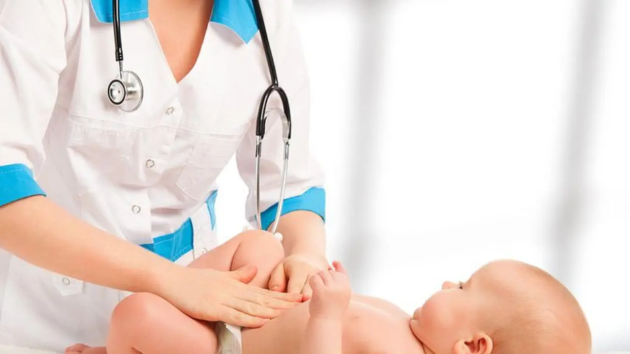 9 Cara Mengatasi Perut Kembung Pada Bayi yang Aman dan Efektif, Ibu Wajib Tau