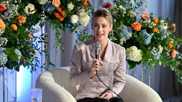 Lili Reinhart