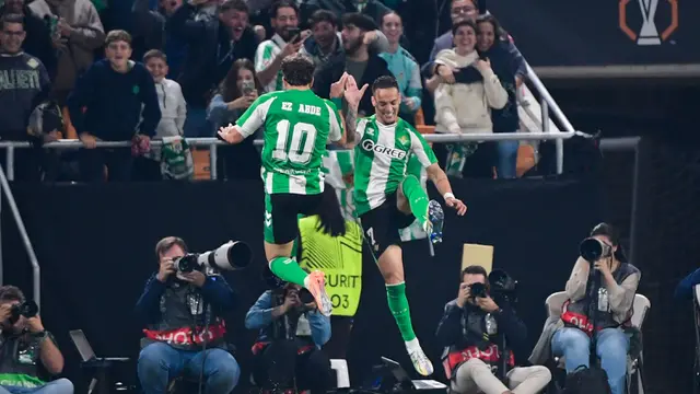 Foto: Gol Cantik Selebrasi Unik Antony untuk Real Betis, Minggir Ex MU Nih