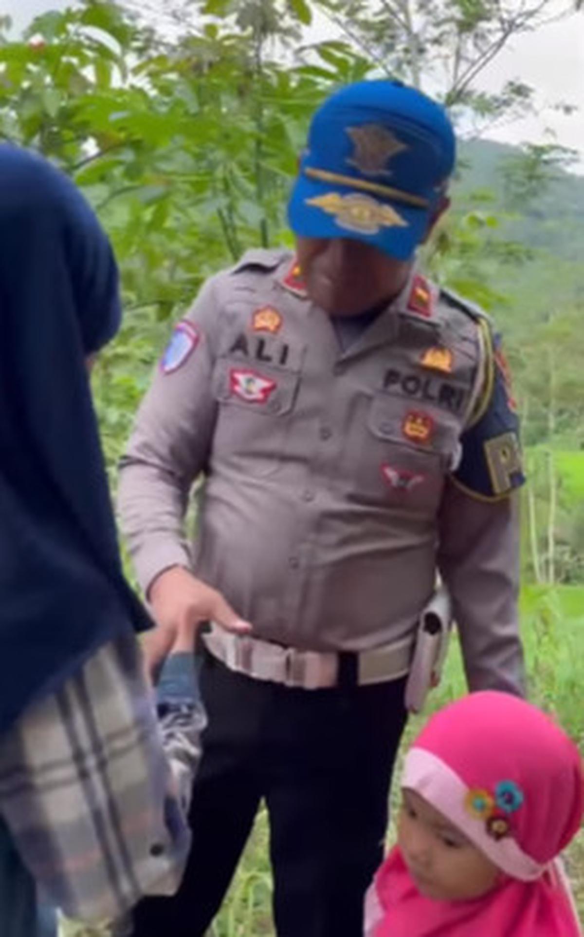 Kisah Empat Kakak Beradik Ditinggal Ibu Tanpa Pamit Bikin Perwira Polisi Beraksi