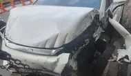 Mobil Listrik Tabrak Trotoar hingga Rusak Fasilitas Umum di Jaksel