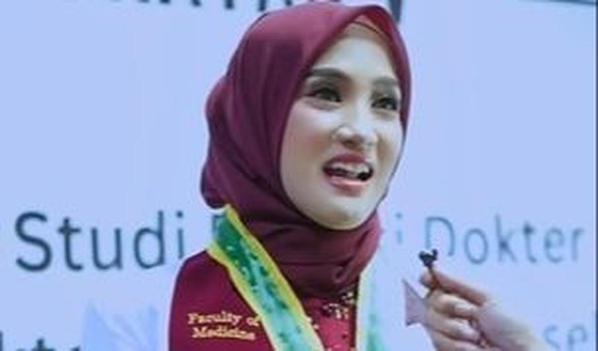 Dokter Muda dan Cantik Beri Kode Keras