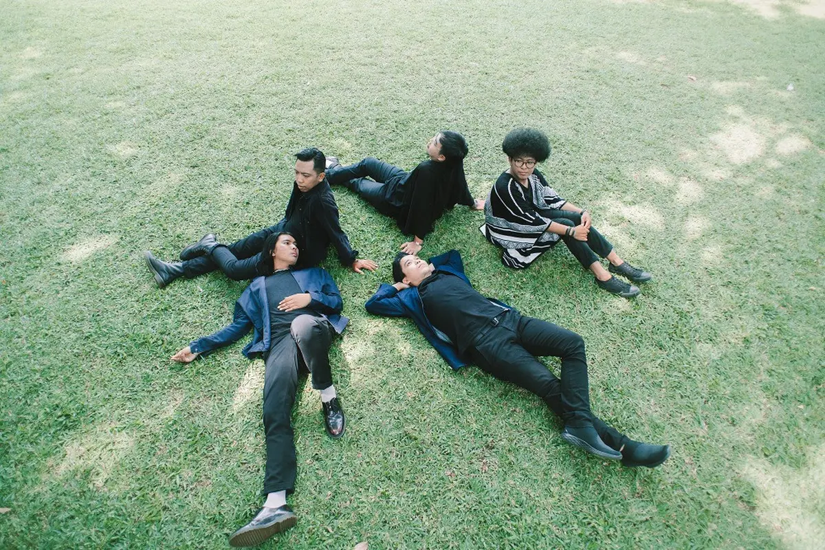 Band Good Morning Everyone. (ist)