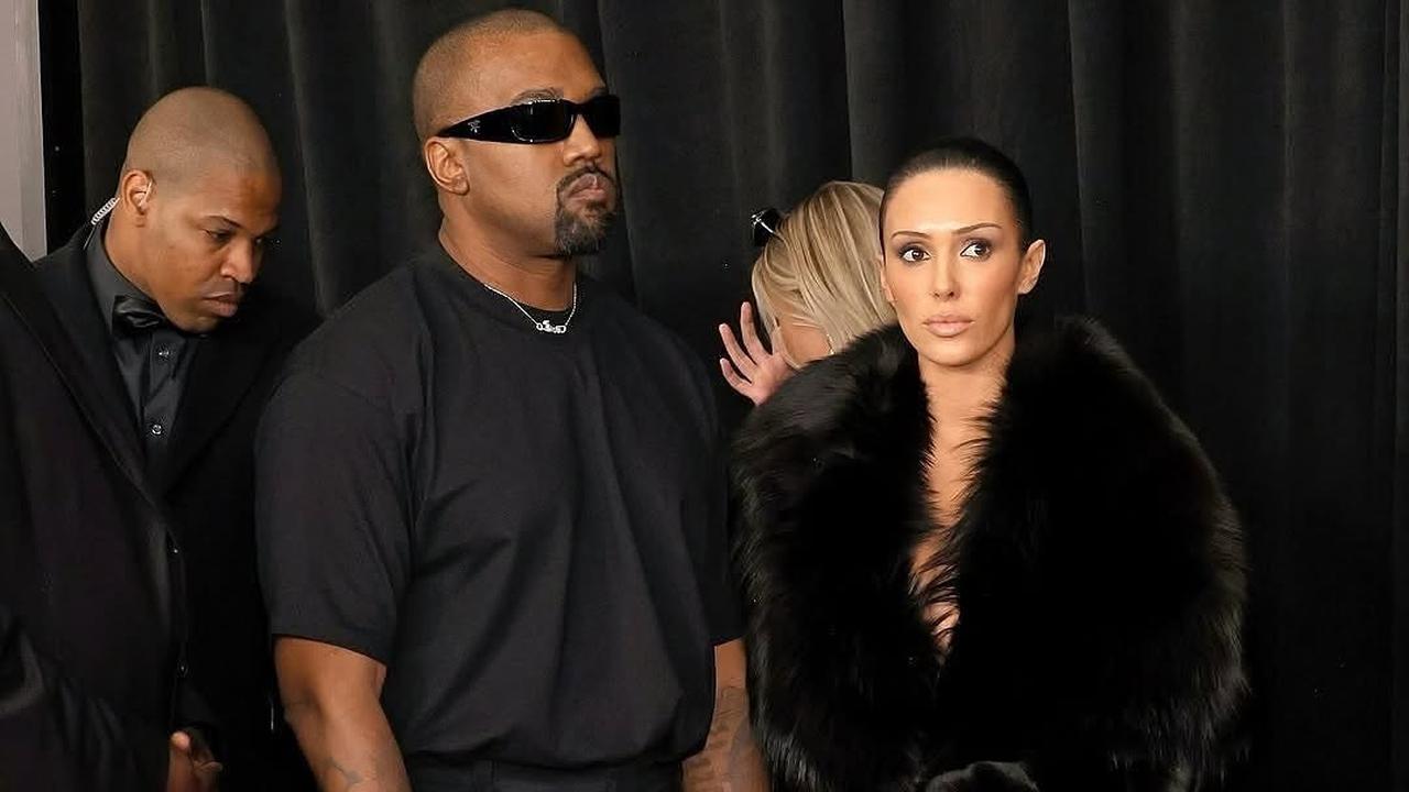 Kanye West Bianca Censori di Grammy Awards 2025