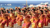 Pragmen Tari meriahkan penutupan Nusa Penida Festival 2019.  foto: istimewa