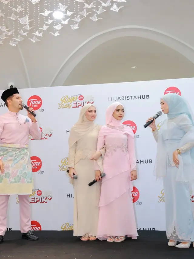 6 Potret Fuji dan Davina Karamoy Jadi Model Hijab di Malaysia, Pancarkan Pesona