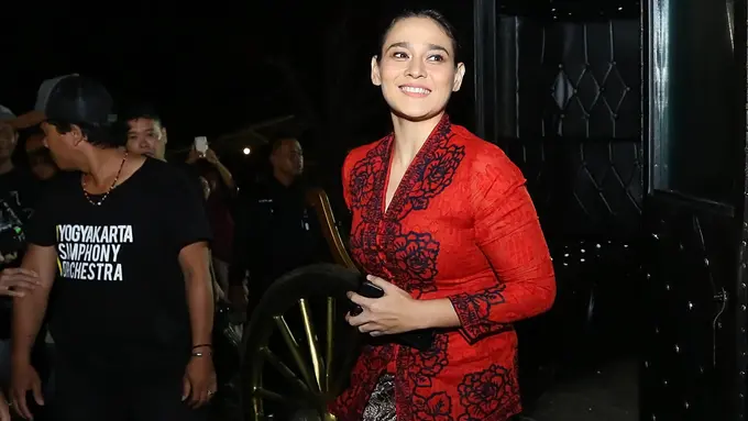 [Bintang] Ine Febriyanti