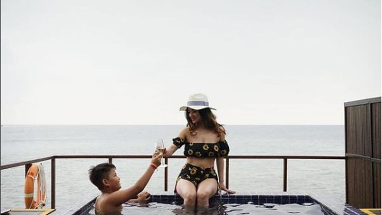 Dewi Perssik honeymoon di Maladewa