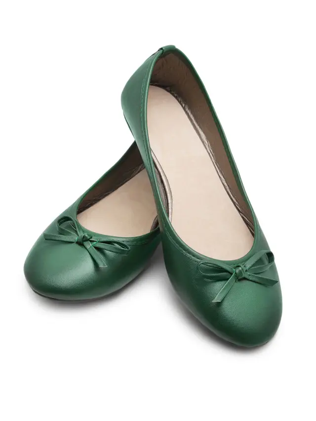 5 Sepatu yang Harus Perempuan Punya