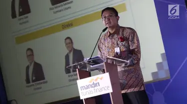 Direktur Utama PT Mandiri Tunas Finance Arya Suprihadi saat Investor Gathering Tahap 1 di Jakarta, Kamis (29/11). Mandiri Tunas Finance menargertkan obligasi Rp 1 triliun melalui Penawaran Umum Berkelanjutan lV. (Liputan6.com/Herman Zakharia)