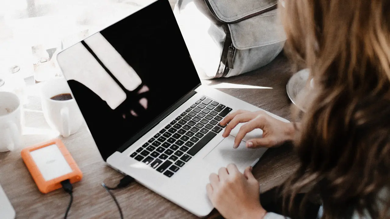 Ilustrasi sekolah virtual/dok. Unsplash Andrew
