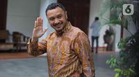 Giring Ganesha Djumaryo, merupakan seorang politikus, penyanyi, penulis lagu, pemeran, dan pengisi suara Indonesia. Ia menjabat sebagai Ketua Umum Partai Solidaritas Indonesia (PSI) periode 2019–2023. Sejak 25 September 2023, ia dilantik sebagai anggota dewan pembina Partai Solidaritas Indonesia (PSI). (Liputan6.com/Angga Yuniar)