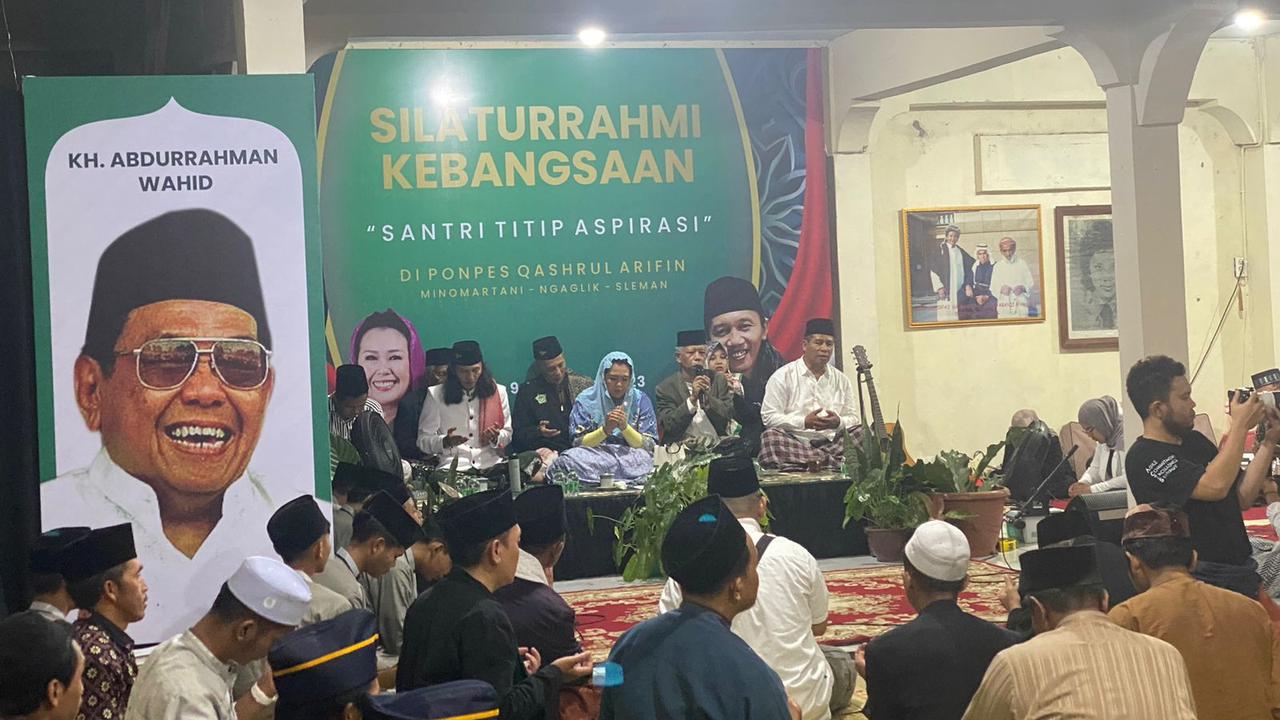 Yenny Wahid menghadiri acara Silaturahmi Kebangsaan bertajuk "Santri Titip Aspirasi" di Pondok Pesantren (Ponpes) Qashrul' Arifin, Minomartani, Ngaglik, Sleman, Sabtu (9/12/2023).