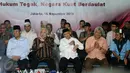 Perwakilan Ormas Islam memberi pernyataan sikap terkait ditetapkannya Basuki Tjahaja Purnama (Ahok) sebagai tersangka kasus penistaan agama, Jakarta, Rabu (16/11). SOLI mengajak umat Islam mengawal proses hukum tersebut. (Liputan6.com/Helmi Fithriansyah)