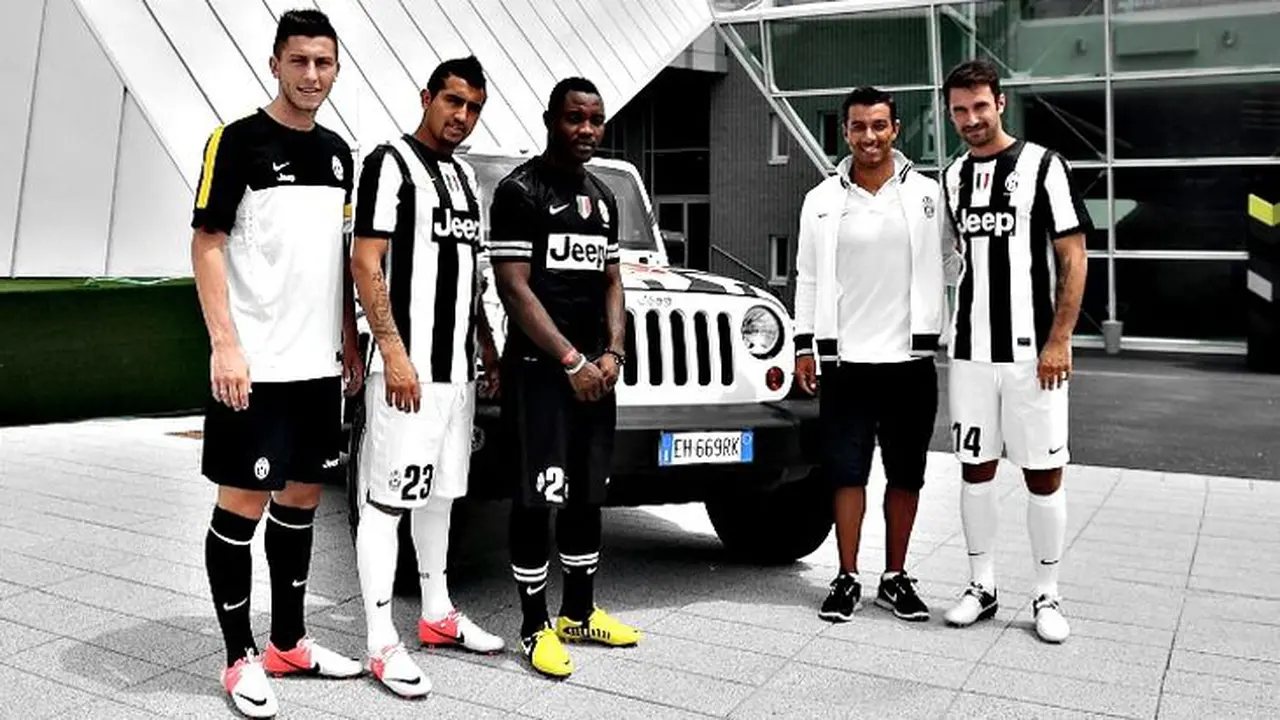5 Pabrikan Otomotif Sponsor Sepak Bola