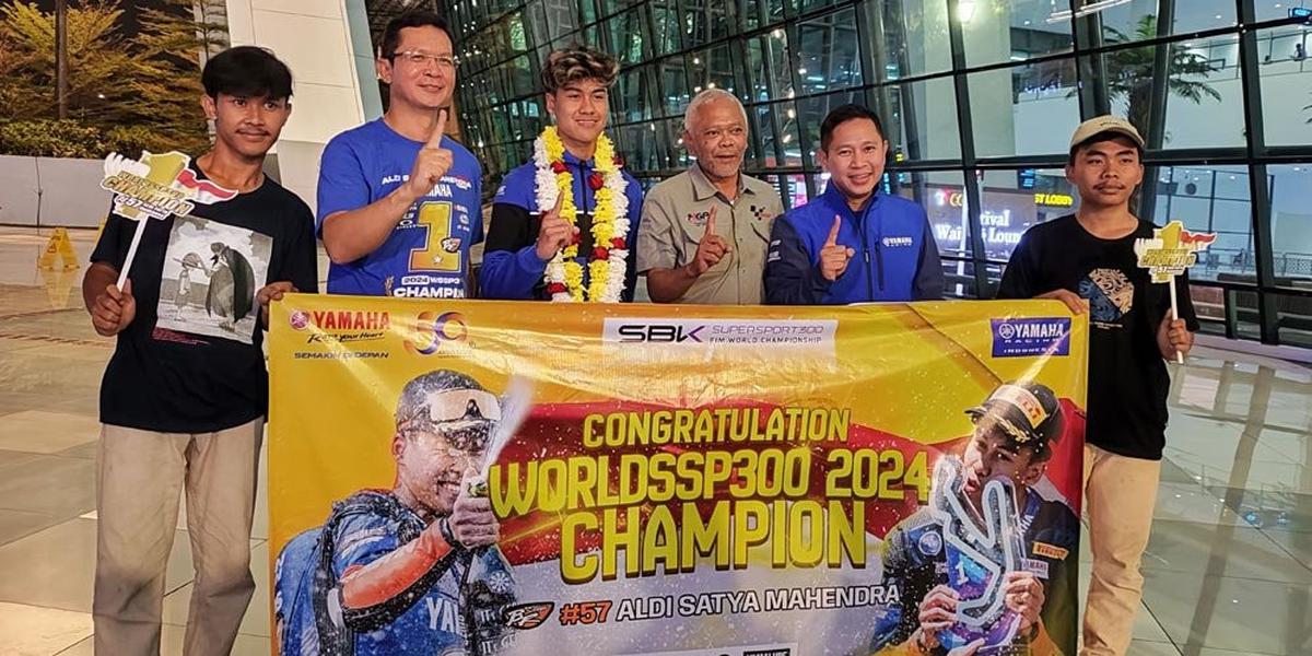 Aldi Satya Mahendra Akhirnya Pulang ke Indonesia Bawa Trofi Juara Dunia WorldSSP300 2024