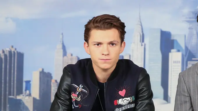 [Bintang] Tom Holland