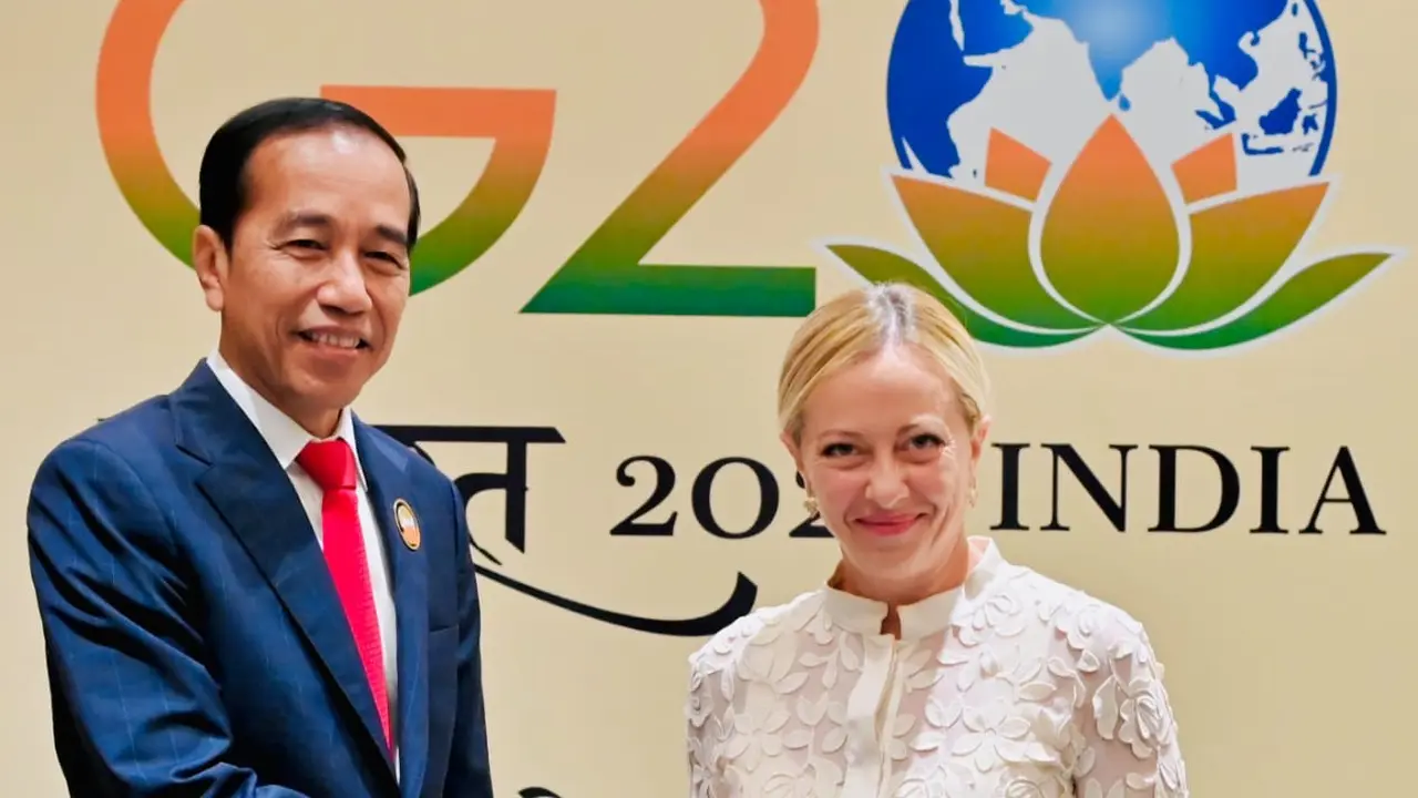 Presiden Joko Widodo (Jokowi) menggelar pertemuan bilateral dengan Perdana Menteri (PM) Italia Giorgia Meloni di Bharat Mandapam, IECC, Pragati Maidan, New Delhi, India, pada Minggu, 10 September 2023.