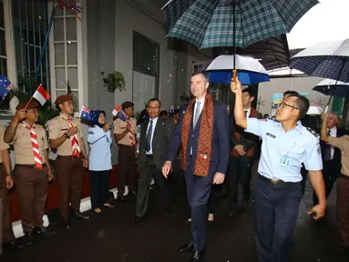  Menteri Kehakiman Australia Michael Keenan tiba di Lapas Cipinang, Jakarta, Rabu (1/2). Kunjungan untuk Investasi yang diberikan pemerintah Australia untuk modernisasi sistem lapas dan meningkatkan kondisi para tahanan. (Liputan6.com/Helmi Afandi)