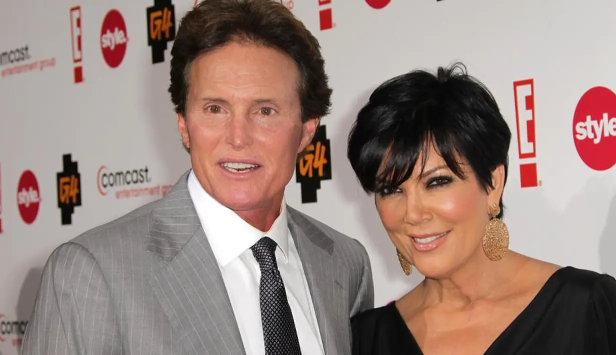 Lalu dengan pernikahan keduanya dengan Bruce Jenner, ia melahirkan Kendall dan Kylie Jenner. (Entertainment Tonight)