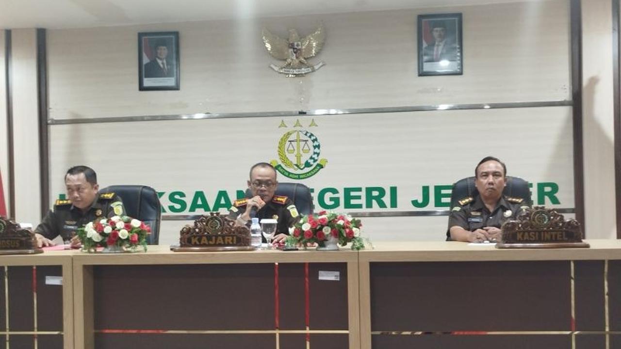 Kejari Jember Tetapkan 5 Tersangka Korupsi Sosperda Jember: Potensi Kerugian Negara Miliaran Rupiah!