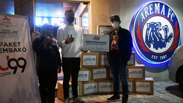 Gilang Widya Pramana Bagikan 1000 Paket Sembako Bantu Aremania