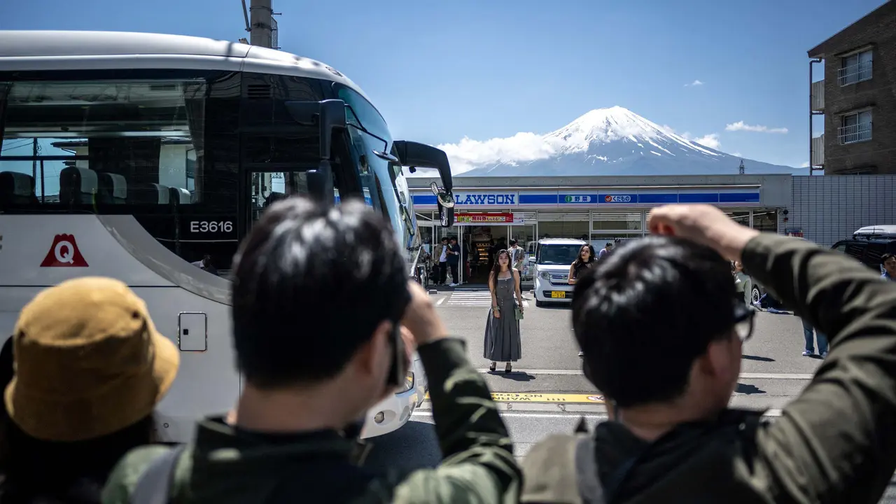 Jepang Bakal Pasang Penghalang Pemandangan Gunung Fuji