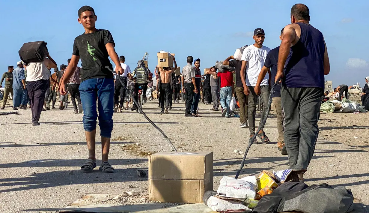 Sistem tersebut memungkinkan Israel menggunakan makanan sebagai senjata untuk mengendalikan populasi di Gaza. (Foto oleh AFP)