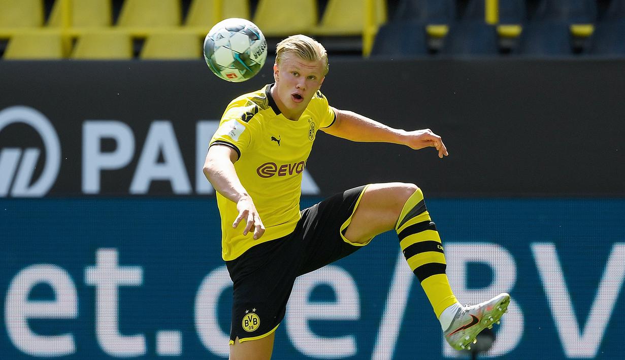 5. Erling Braut Haaland (36 kmph) - Pemain Borussia Dortmund ini memiliki kecepatan berlari yang luar biasa di lapangan. Erling Braut Haaland tercatat memiliki kcepatan berlari mencapai 36 kmph. (AFP/Ina Fassbender/various sources)