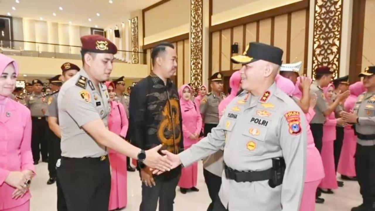 Kapolda Kalsel Beri Kenaikan Pangkat 1.000 Personel, Dorong Peningkatan Kinerja Polri Kalsel