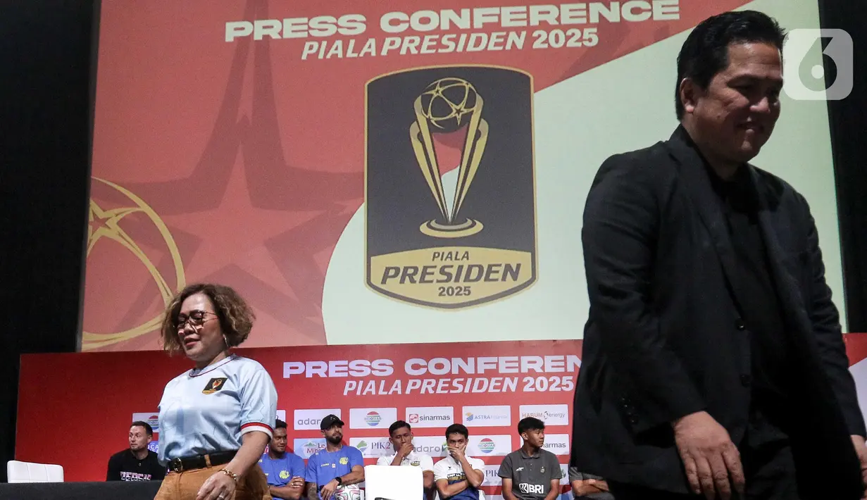 Hal itu tercermin dari tiket pertandingan untuk tiga hari pertama yang sudah ludes terjual, menciptakan euforia yang menyelimuti kawasan sekitar stadion. (Liputan6.com/Herman Zakharia)