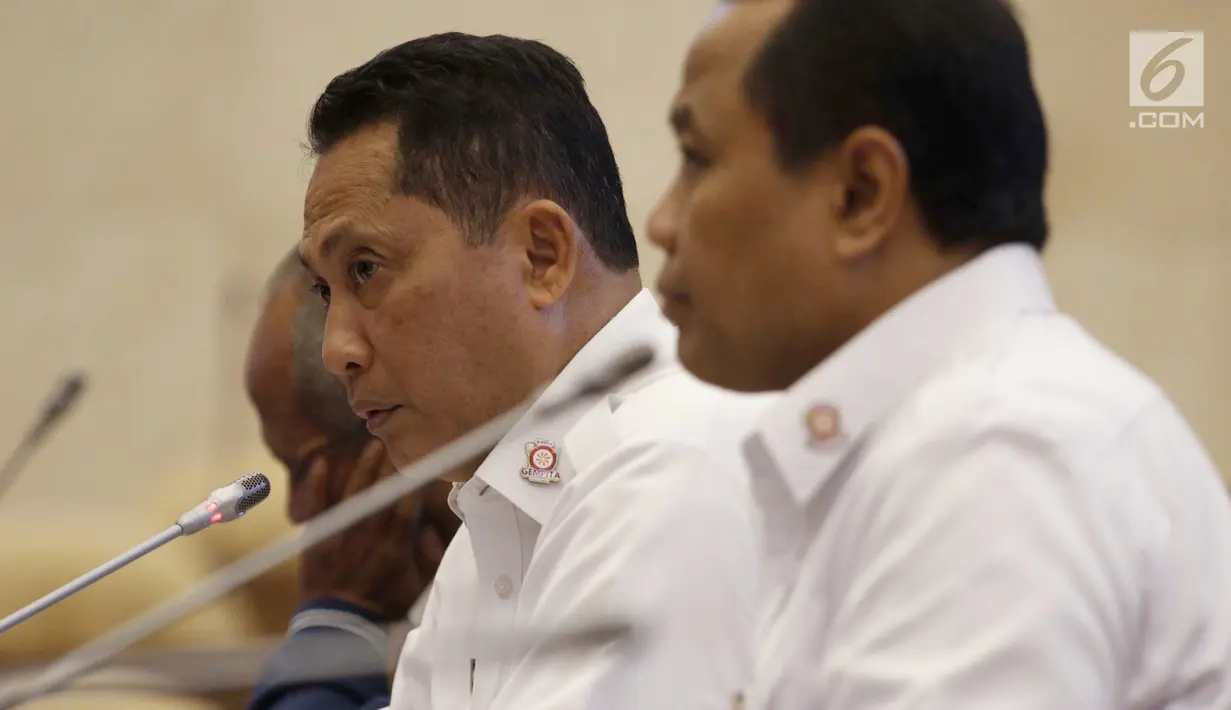 Dirut Perum Bulog Budi Waseso memberi penjelasan kepada Komisi IV DPR saat rapat kerja di Kompleks Parlemen, Senayan, Jakarta (20/6/2019). Rapat membahas RKA Kementerian dan Lembaga Tahun 2020, evaluasi pelaksanaan anggaran triwulan I dan kinerja Bulog selama tahun 2018. (Liputan6.com/JohanTallo)