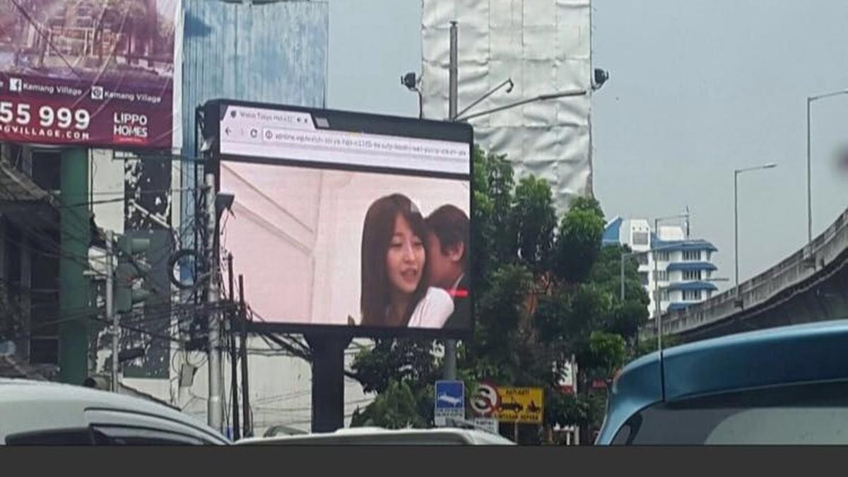 Tayangkan Video Mesum, Papan Iklan di Kawasan Blok M Diretas? - News  Liputan6.com