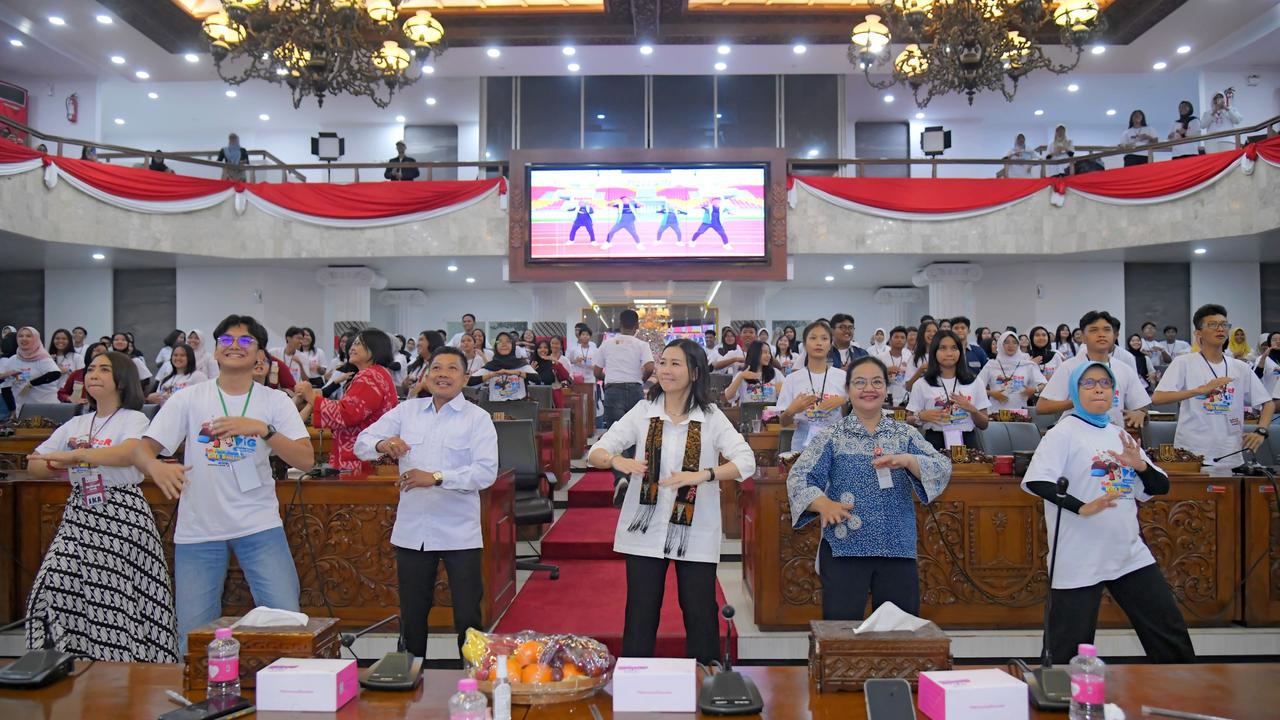 Wamen PPPA dan Wali Kota Agustina Gelar Konferensi Anak