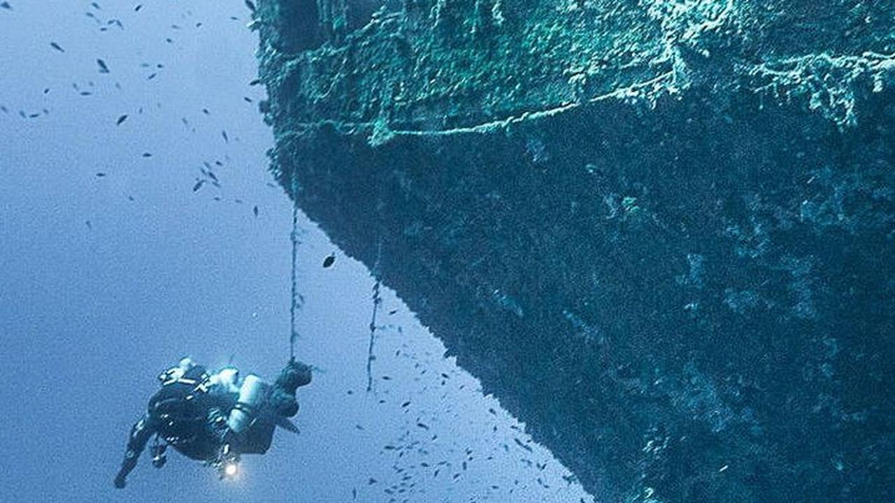 Para penyelam angkatan laut tak sengaja temukan kapal karam berusia 2.200 tahun yang berada di sepanjang pantai Kroasia.