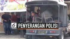 Polsek Tlogowungu Pati Jawa Tengah Diserang orang tak dikenal. Pelaku masuk ke ruangan SPK dan menyerang petugas yang tengah berada di lokasi. Pelaku berhasil diringkus. Belum diketahui motif penyerangan, anggota yang terluka dilarikan ke rumah sakit...