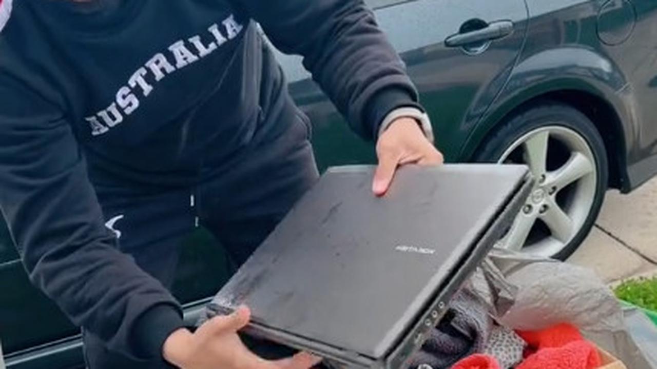 Temui Sofa Bekas Kondisi Bagus hingga Laptop, Aksi WNI 'Mulung' Barang-Barang yang di Jalanan Australia Ini Curi Perhatian