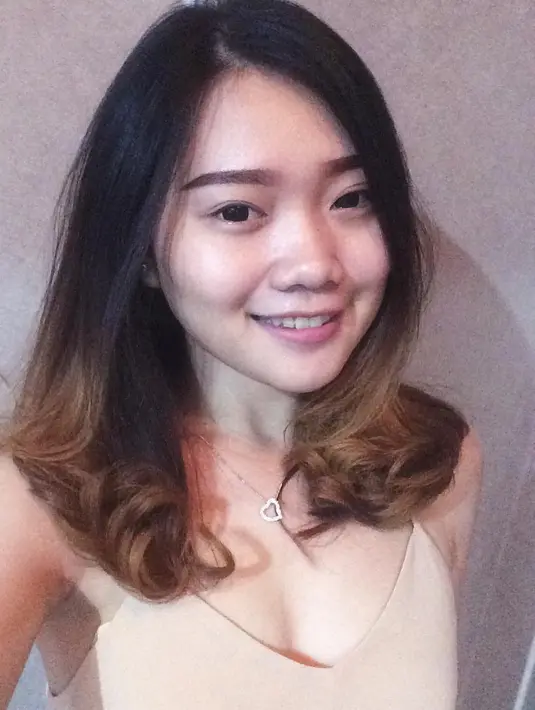 Di tahun 2016, ia memotong rambutnya sebahu dengan menambahkan warna pada bagian bawahnya.  (IG @windywalters)