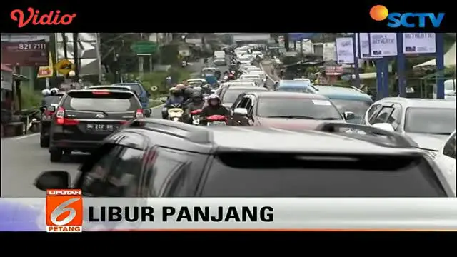 Libur panjang, arus kendaraan menuju kawasan Puncak, Bogor, semakin padat.