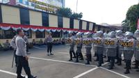 Kapolres Metro Depok, Kombes Abdul Waras saat memberikan pemaparan dalam menangani aksi unjuk rasa. (Dok. Istimewa)