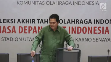 Ketua Umum KOI, Erick Thohir saat menjadi pembicara kunci pada Refleksi Akhir Tahun Olahraga Indonesia di SUGBK, Jakarta, Senin (10/12). Acara Refleksi Akhir Tahun ini juga dihadiri Ketua INAPGOC Raja Sapta Oktohari. (Liputan6.com/Helmi Fithriansyah)