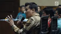 Terpidana korupsi e-KTP, Andi Agustinus alias Andi Narogong saat menjadi saksi pada sidang lanjutan dugaan korupsi pengadaan E-KTP dengan terdakwa Anang S Sudihardjo di Pengadlian Tipikor, Jakarta, Kamis (12/4). (Liputan6.com/Helmi Fithriansyah)