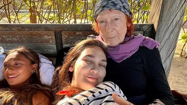 Momen Luna Maya Habiskan Waktu Bersama Keluarga di Bali