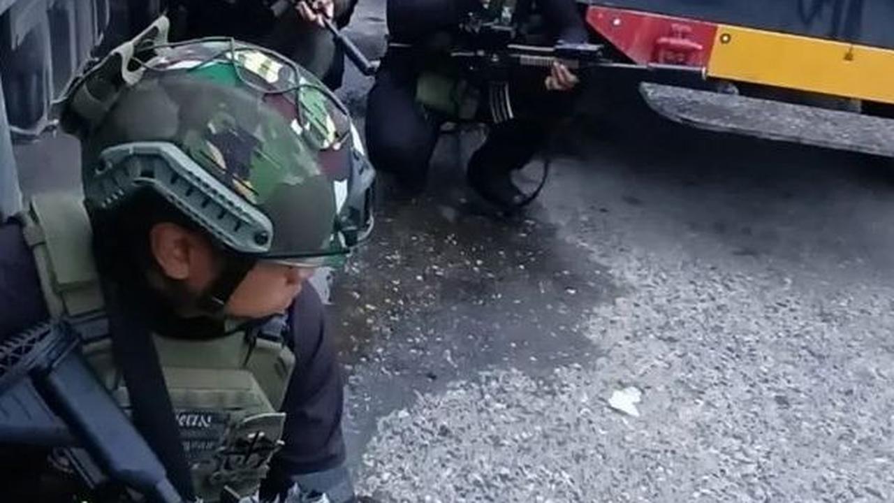 Mengetahui aksi tersebut, Aparat Keamanan (Apkam) Gabungan segera melakukan langkah cepat dan terkoordinir untuk mengevakuasi jenazah korban.