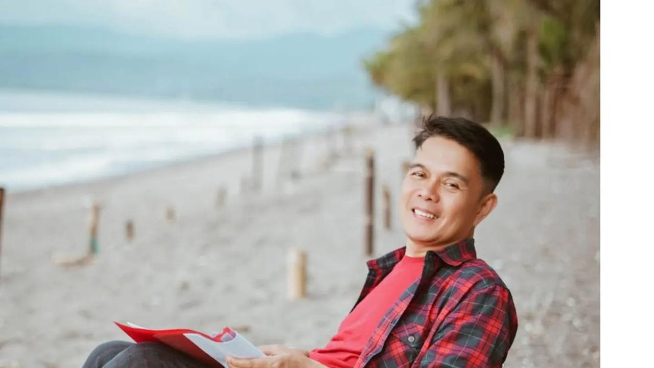 Profil Aditya Gumay, Jejak Karier dan Film-Film Legendaris yang Disutradarainya
