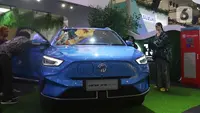 Mobil listrik MG ZS EV dipamerkan pada pameran otomotif Gaikindo Indonesia International Auto Show (GIIAS) 2023 di ICE BSD, Tangerang, Banten, Kamis (10/8/2023). (Liputan6.com/Angga Yuniar)